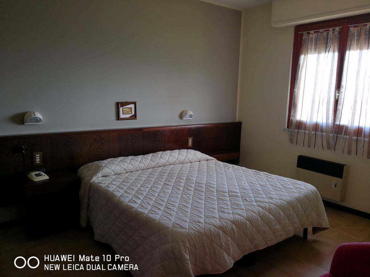Hotel Firenze キアンチャーノ・テルメ エクステリア 写真