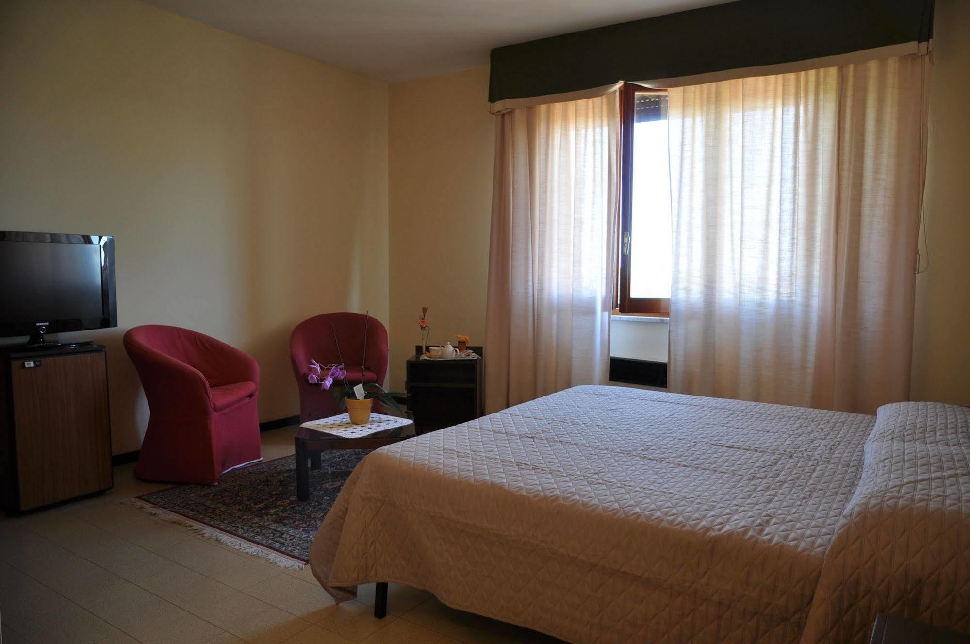 Hotel Firenze キアンチャーノ・テルメ エクステリア 写真